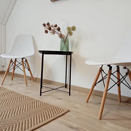 Hencz Vendeghaz Balatonakarattya