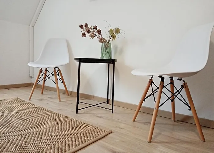 Hencz Vendeghaz バラトンアカラッチャ