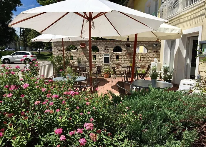 Hencz Vendeghaz 3* 巴拉顿阿卡拉提亚